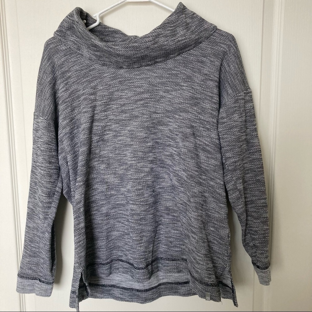 T by Talbots Swoop Neck Micro Houndstooth Size L